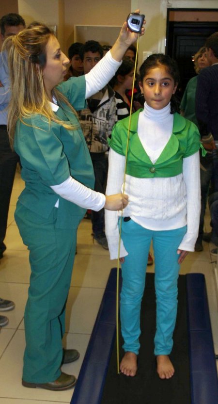 Göçle gelen çocuklara 'yürüyüş analizi' yapıldı