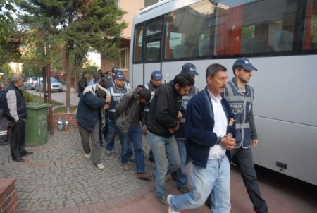 Göçmen kaçakçılarının şifresi: Düğüne gidecek kızları yükledim