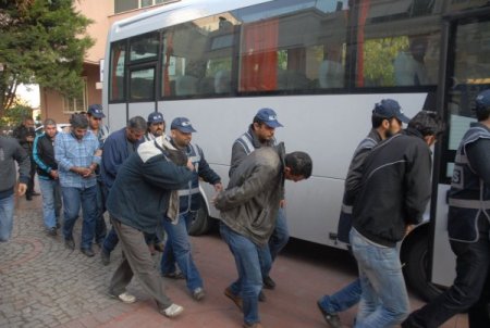 Göçmen kaçakçılarının şifresi: Düğüne gidecek kızları yükledim