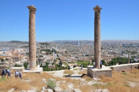 Göçük, Şanlıurfa Kalesi'nin altında yeni yerleşim yerini ortaya çıkardı