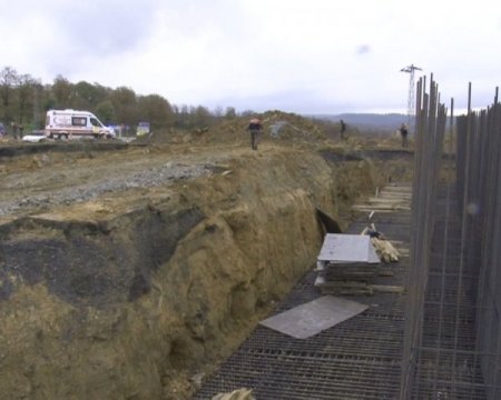 Göçük altında kalan işçi hayatını kaybetti
