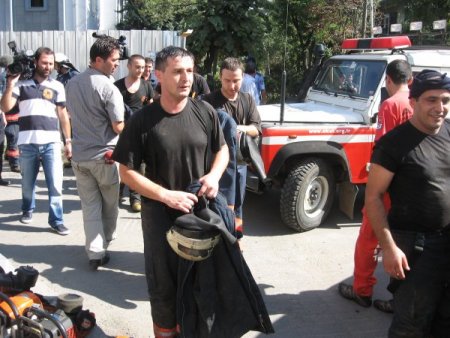 Göçük altında kalan işçi kurtarıldı