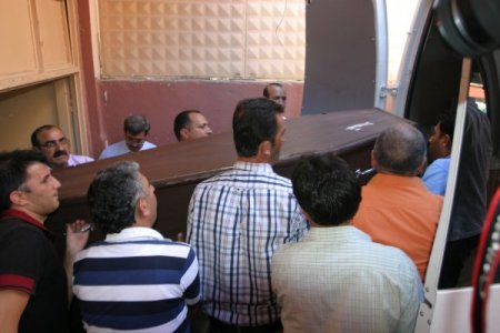 Göçük altında kalan işçi toprağa verildi