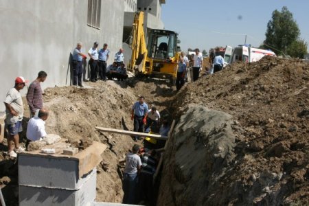 Göçük altında kalan işçi yaralandı