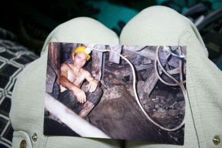 Göçükten 19 Arkadaşının Cesedini Çıkardı, Psikolojisi Bozulduğu İçin Artık Uyuyamıyor