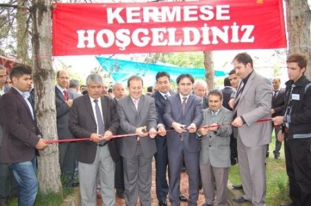 GÖKÇE-DER'den fakir öğrenciler yararına kermes