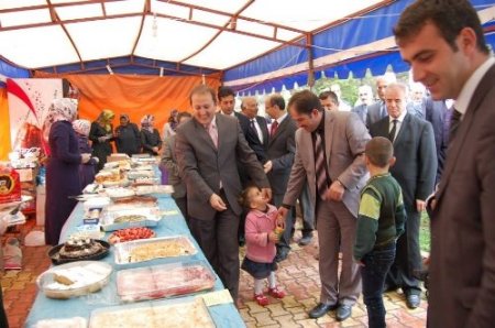 GÖKÇE-DER'den fakir öğrenciler yararına kermes