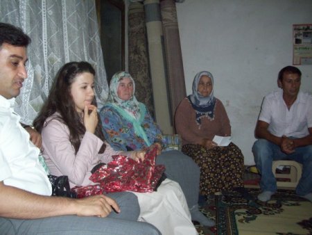 Gökçebey Kaymakamı Halit Benek Yoksul Ailelerin Sofrasına Konuk Oluyor