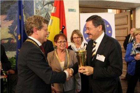 Gökçek, Avrupa Ödülü Kazanan Kentler Birliği Başkanlığı’na ikinci kez seçildi