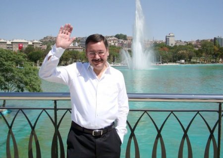 Gökçek, Dünya Belediye Başkanlığı’na Aday