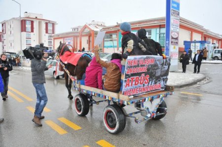 Gökçek 'atbüs' eylemine tepki gösterdi