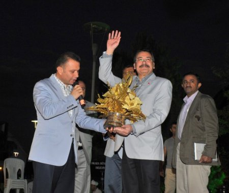 Gökçek: Türkiye'de İşsizlik Olmayan Tek İlçe 'Kazan'dır