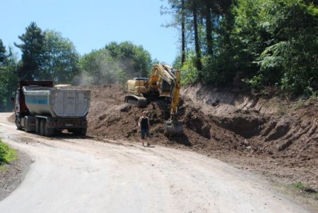 Gökçeler Bağlantı Yolu Genişletiliyor