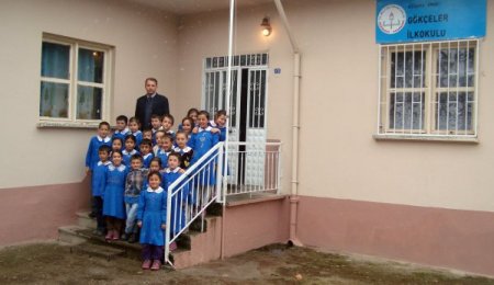 Gökçeler Köyü İlkokulu'nda üç sınıfa tek öğretmen bakıyor