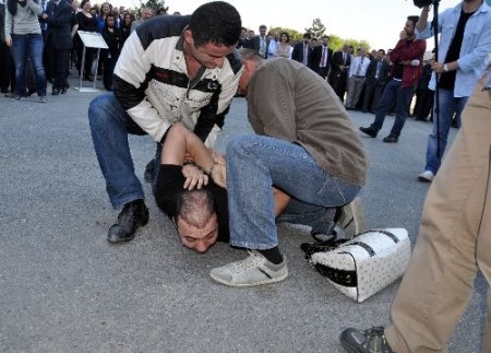 Gökdelendeki tatbikat nefes kesti