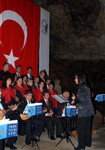 Gökgöl Mağarası'nda Verilen Konser Büyük İlgi Gördü