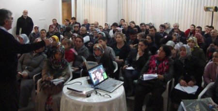 Gökkuşağı Eğitim ve Yardımlaşma Derneği'nden aile semineri