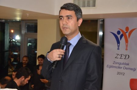 Gökmen, türküleriyle öğretmenlere moral verdi