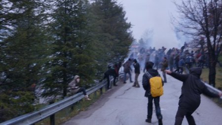 Göktürk-2 törenini bahane eden grup, ODTÜ’yü savaş alanına çevirdi