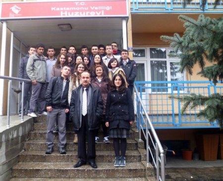 Göl Anadolu öğrencileri huzurevi ziyareti ile 'vefa'yı öğrendi