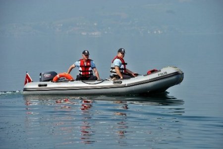 Göl polis timi hem asayişi sağlayacak, hem de boğulanları kurtaracak