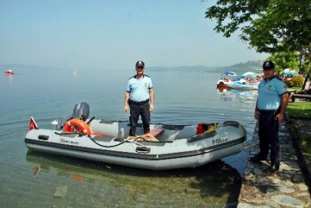 Göl polis timi hem asayişi sağlayacak, hem de boğulanları kurtaracak