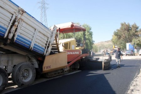 Gölbaşı Sanayi Sitesi'nde yollar asfaltlanıyor