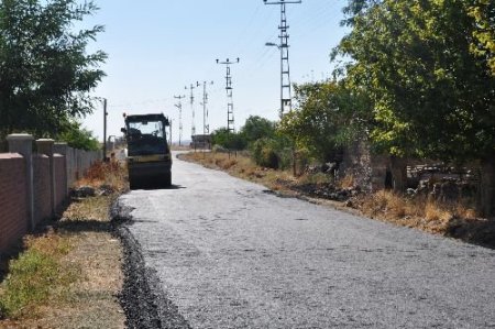 Gölbaşı'nda Mahalle Ve Köy Yolları Asfaltlanıyor