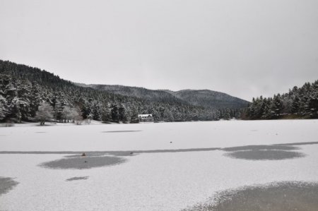 Gölcük dondu, manzarası ısıttı