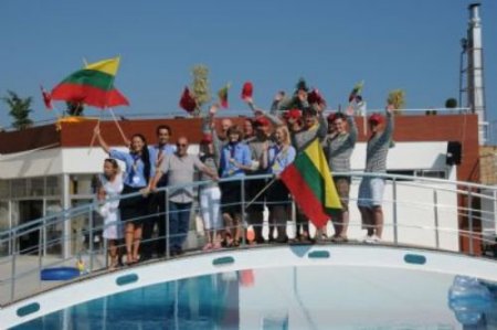 'gold Of Lithuania' Mürettebatı Alanya'da Halk Oyunları Ve Alkışlarla Karşılandı