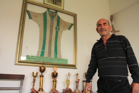 Golleriyle Sakaryaspor'u ligde tutan Hicri, formasını 36 yıldır saklıyor