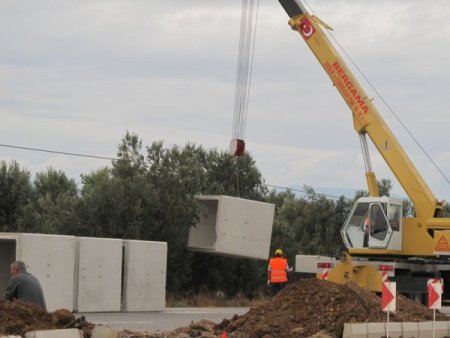 Gömeç’te menfez yapım çalışmaları hızlandı