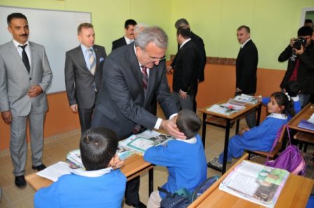 Gonca Dergisi'nin dağıttığı kumbaralarda biriken paralar Van'a okul oldu