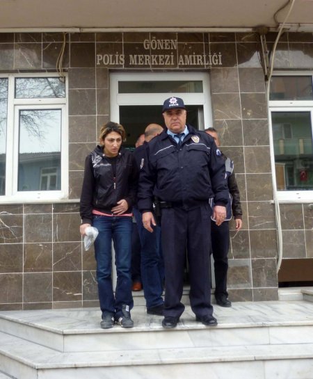 Gönen'de yaklaşık 3 bin adet uyuşturucu hap ele geçirildi