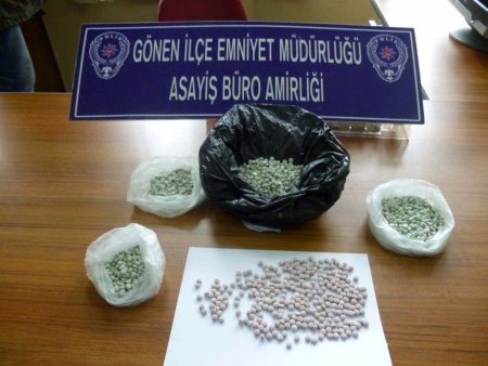 Gönen'de yaklaşık 3 bin adet uyuşturucu hap ele geçirildi