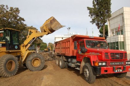 Gönen'deki Atatürk Caddesi yenileniyor
