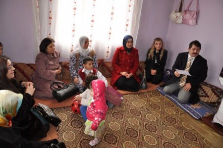 'Gönül Elçileri' Eruh’ta şehit ailelerini ziyaret etti