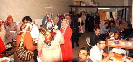 Gönül–Der'in eğitim yararına açtığı kermes ilgi görüyor