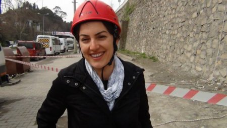 'Gönüllü itfaiyeciler 5 metrelik duvardan iniş yaptı