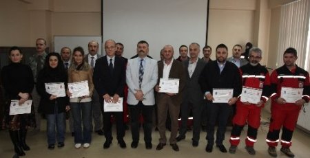 Gönüllü itfaiyeciler sertifikalarını aldı