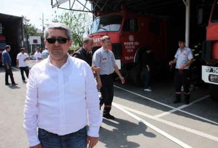 Gönüllü itfaiyeciler yarışarak eğitim alıyor