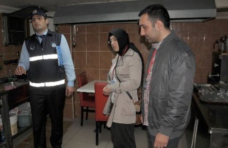 Gönüllü zabıtalar iş başında