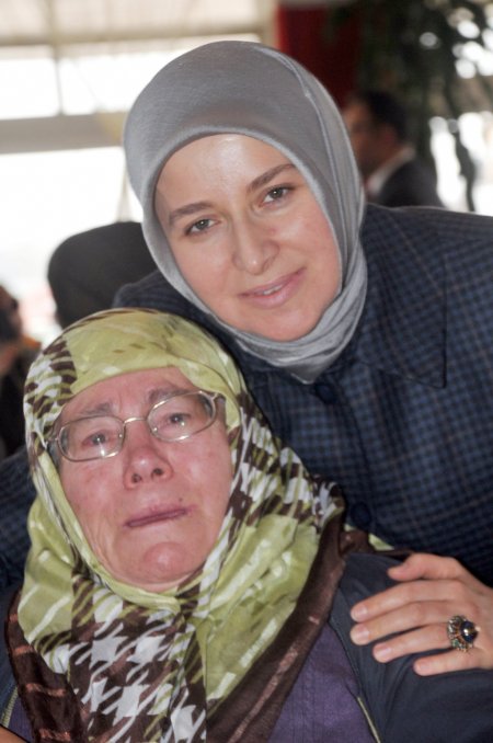 Gönüllüler devreye girince yaşlılar yalnız olmadıklarını hissetti