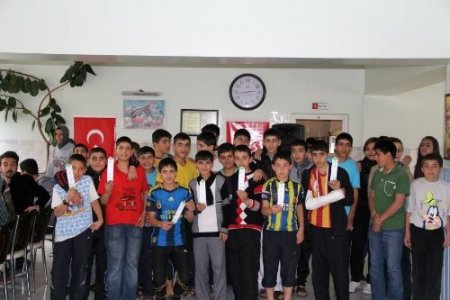 Gönüllüler yetiştirme yurdunda unutulmaz bir gün geçirdi