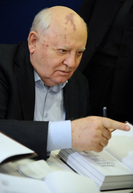 Gorbaçov’dan Amerika’ya Perestroyka önerisi