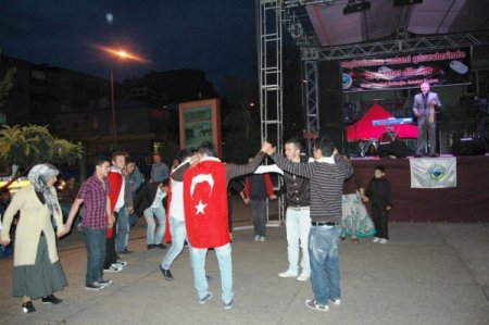 Görele 'Kınalı Kuzuları'nı Kemençe, Horonla Askere Uğurladı