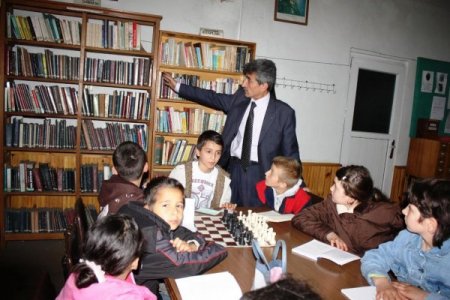 Görele'de İlkokul Öğrencilerinden Kütüphane Ziyareti