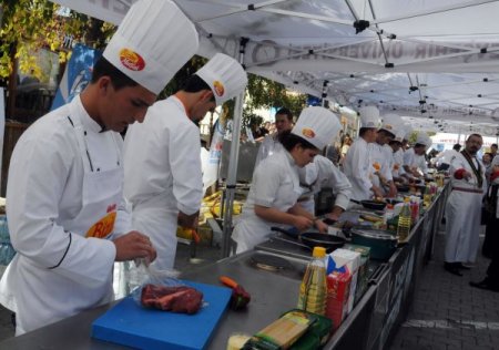 Göreme'de yemekler yarıştı