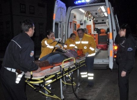 Görevden Dönen Polisler Kaza Yaptı: 1 Yaralı