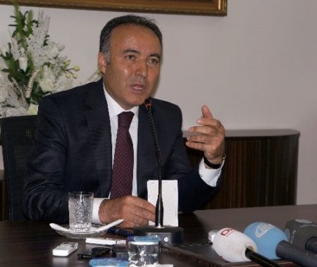 Göreve başlayan Vali Altıparmak: Ortak akılla hizmet edeceğiz